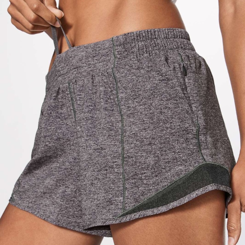 Lululemon Hotty Hot Short II *Long 4"